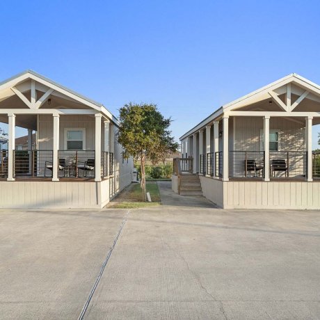 Monthly Park Model Rentals Near Baytown Refineries — Mont Belvieu RV Resort