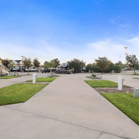 Spacious full hookup Pull Thru RV sites with picnic tables at Southlake RV Resort in Houston, TX